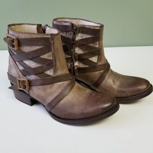Freebird by Steven Sammi Sz 7 Boho Ankle Boots L04